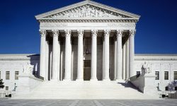 Battaglia legale sui social media, interviene la Corte Suprema