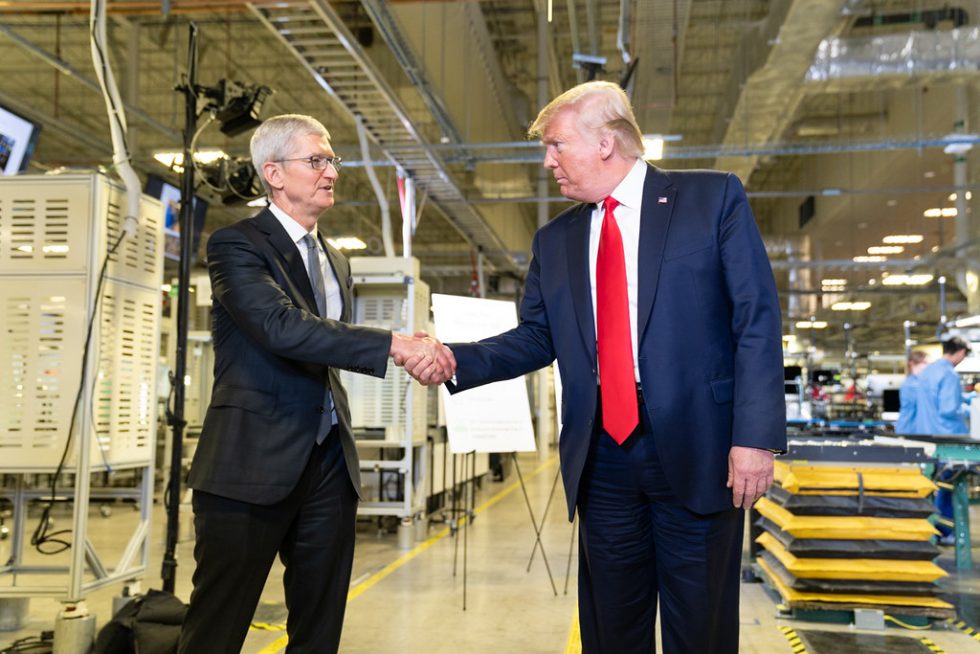 Tim Cook Trump Apple free Flickr politiche inclusive